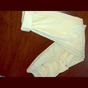 Cream colored Tomgirl American Eagle Jeans